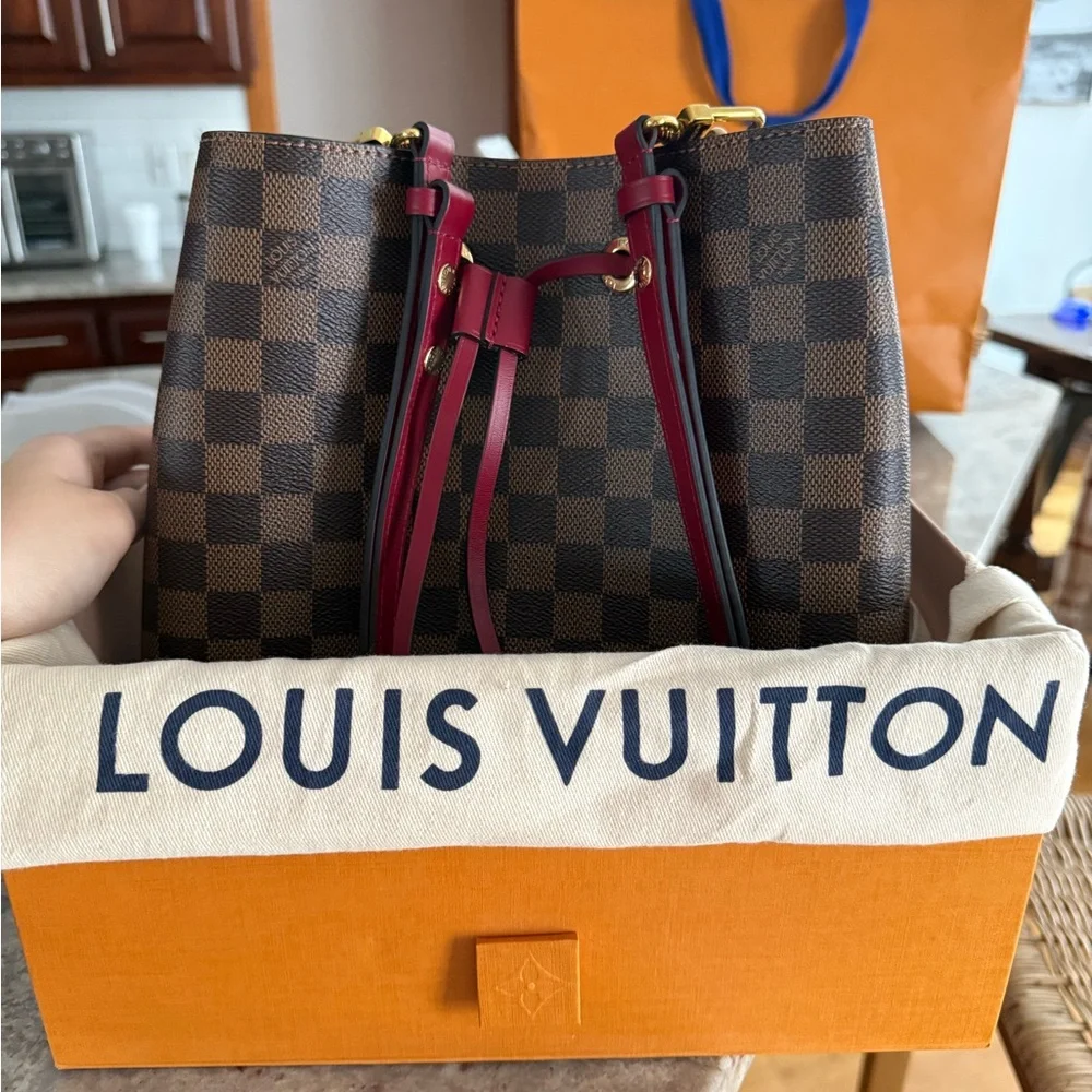 Louis Vuitton Checkered Brown and Burgundy Shoulder Bag - Picture 1 of 4